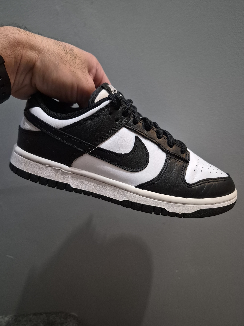 Nike Womens Size 7 Black/White Casual Shoes